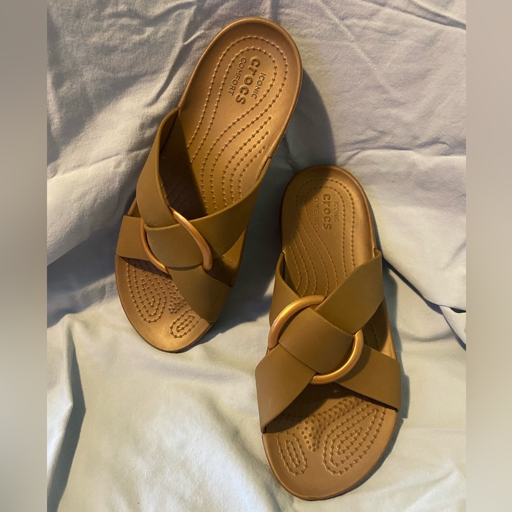 Rubber crocs beach sandals